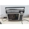 Image 5 : 3 Portable Radios, Cassettes, CD Player