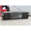 Image 7 : 3 Portable Radios, Cassettes, CD Player
