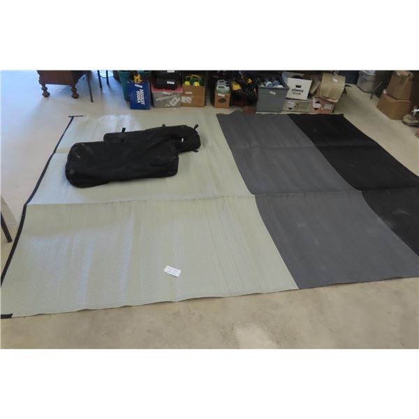 Out Door Area Rug 109x143 with 2 Bags