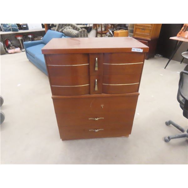 Dresser 29 " x 65"x 17" Plus Mirror 31"x 47" 