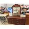 Image 7 : Dresser 29 " x 65"x 17" Plus Mirror 31"x 47" 