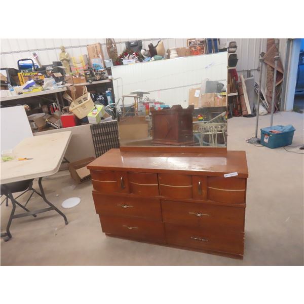 Dresser 52"x18"x33" with Mirror 32"x40"