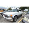 Image 1 : 2000 GMC YUKON XL SLT, 4 DOOR SUV, WHITE, VIN 3GKFK16T1YG190446