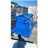 Image 2 : PALLET OF BLUE SHELVING (8) 6.5' UPRIGHTS & (36) 6' CROSS BEAMS