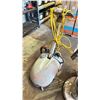 Image 2 : COMAC VISPA 35E WALK BEHIND FLOOR SCRUBBER