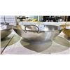 Image 2 : COMMERCIAL 18.5" STEEL HAMMERED WOK WITH HANDLES