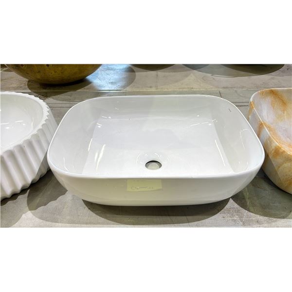 IMPRESSION OF ITALIAN ART TABLE TOP WHITE WASH BASIN *IN BOX*