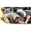 Image 2 : GAYLORD OF ASSORTED SHOES (UNKNOWN QUANTITY OF PAIRS)