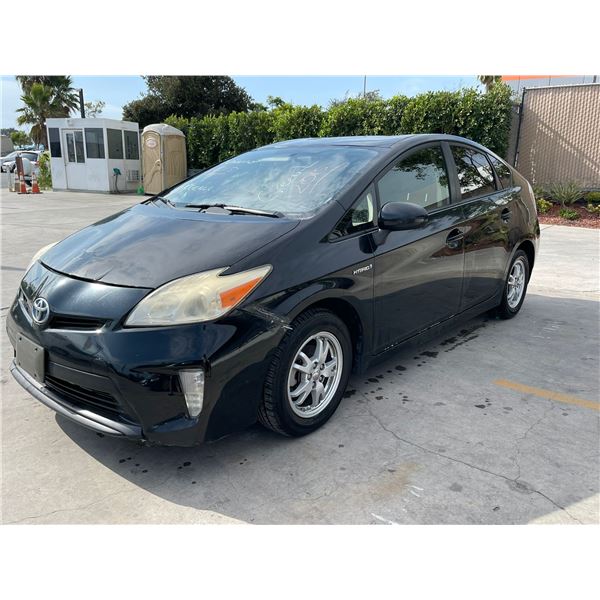 TOYT PRIUS 2015 SALV T/DONATION