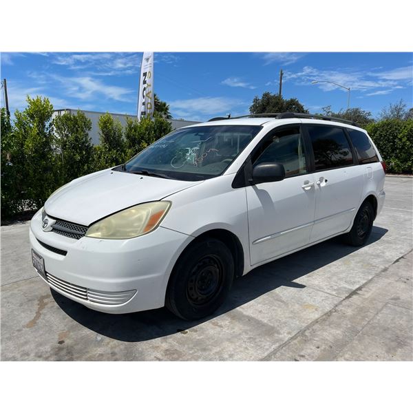 TOYT SIENNA 2004 T-DONATION