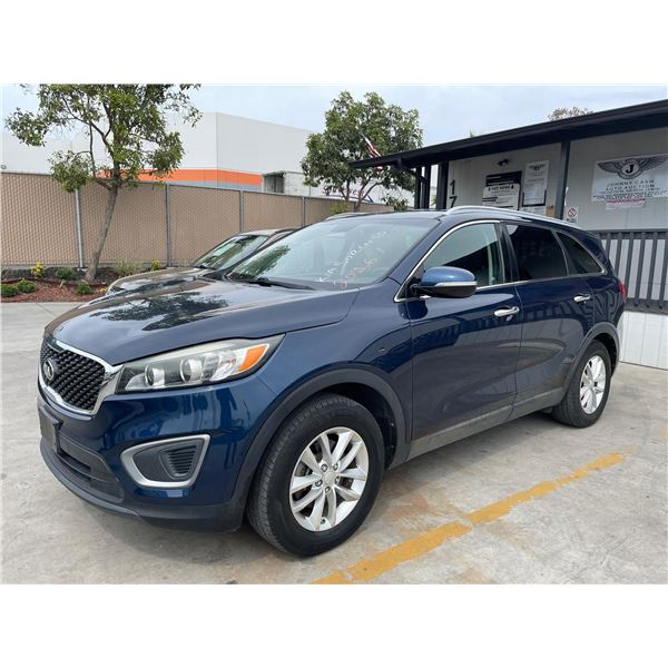 KIA SORENTO 2016 O/S TITLE 2 DAYS