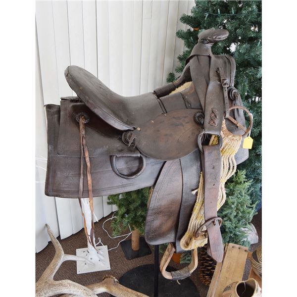 1880's Wm. Wellman trail ride saddle, Sam Stagg rigging, half seat, rare saddle in nice condition
