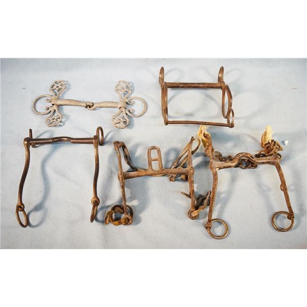 7 ps: Horse collar, 21"; 5 assorted iron bits & single iron spur, long, straight shank