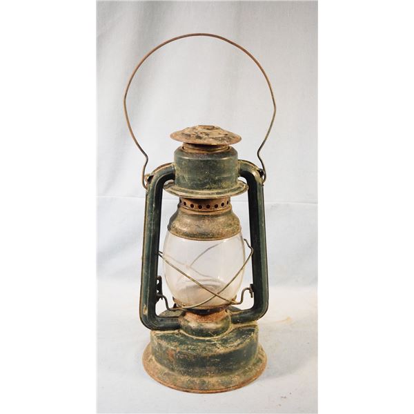 Kerosene lantern