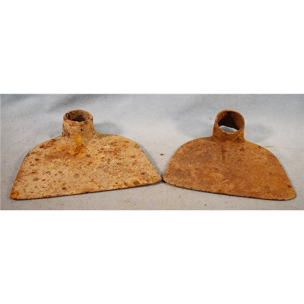 (2) Vintage hoe heads and (5) Flint pieces from ND