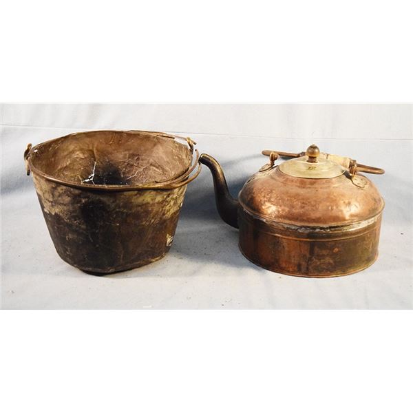2 pcs: Large copper kettle & metal bucket
