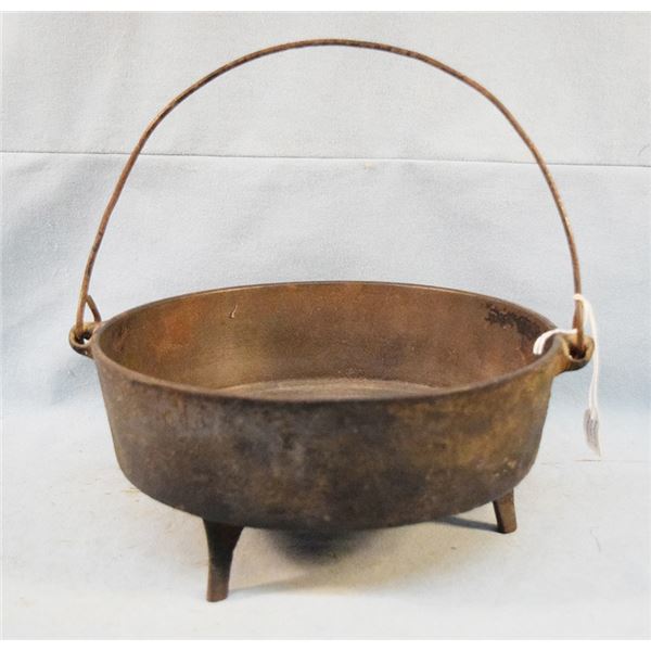 Cast iron Yankee pot, footed, handle, #4
