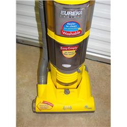 Eureka Bagless Vac Altima w/Edge Cleaner