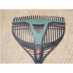 Wet/Dry Leaf Rake