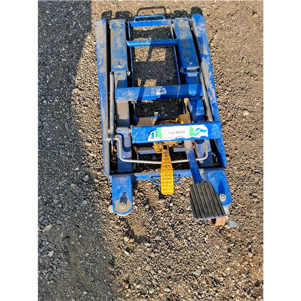** Motorcycle Lift - Pickup Only