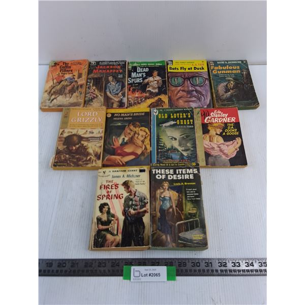 (11) Vintage Pocket Novellas