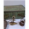Image 2 : Lot: Vintage Toaster, Picnic Box, Rogers Golden Syrup, Candle Holder, Misc