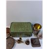 Image 5 : Lot: Vintage Toaster, Picnic Box, Rogers Golden Syrup, Candle Holder, Misc