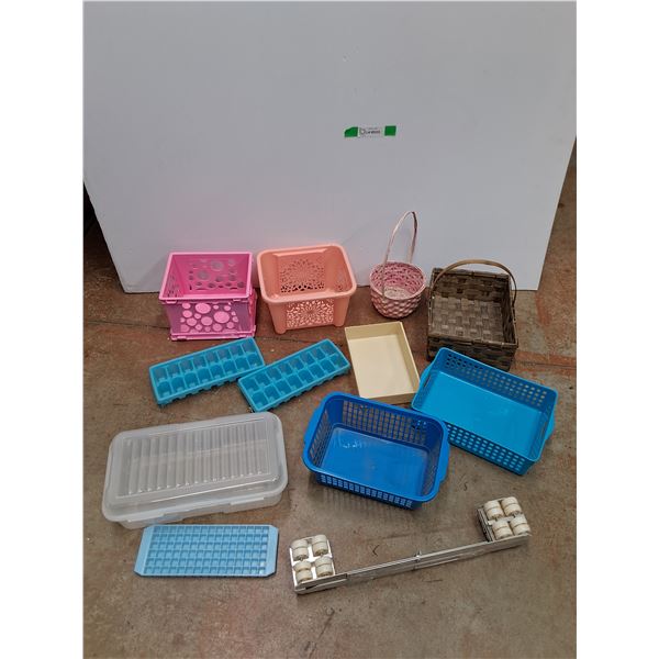 Wicker Baskets, Plastic Baskets, Ice Trays, Plastic Container with Lid