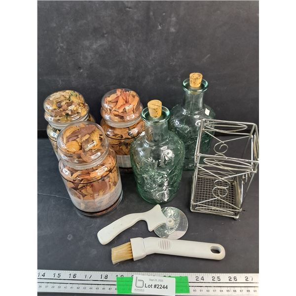 (3) Glass Jars, (2) Glass Bottles, Crust Brush, Pizza Cutter