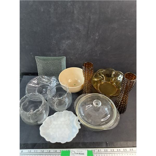 Amber Glass Vases, Ceramic & Glass Bowls, Plastic Shell Shaped Plates