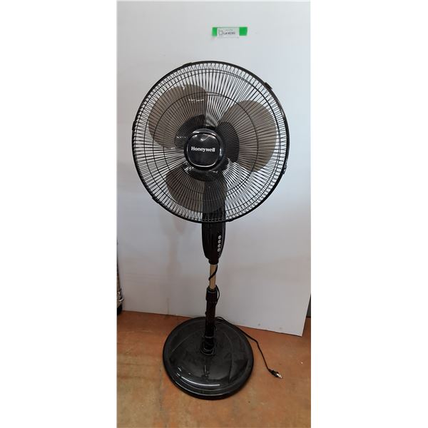 *Honeywell Floor Fan- Powers On, Cannot Ship