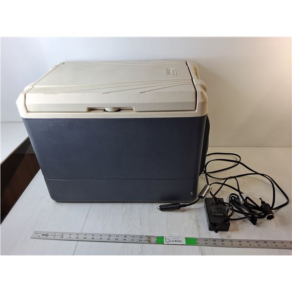 *Coleman AC/DC Cooler-20.5" x 14" x 16"- Powers On