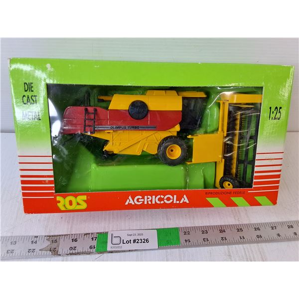 Agricola 1:25 Scale Die Cast Combine Harvester, One Loose Tire