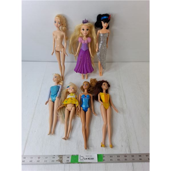 (7) Barbies/Frozen Dolls