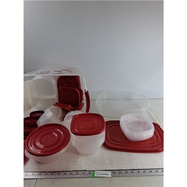 Rubbermaid of Miscellaneous Rubbermaid Tubs