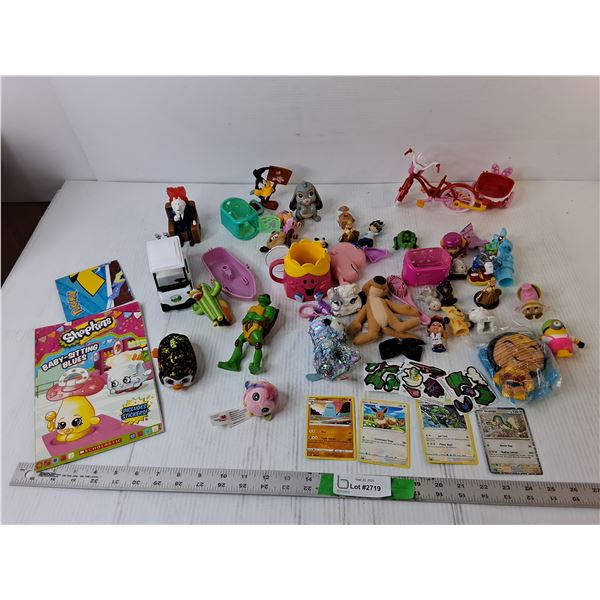 Miscellaneous Toys/Figurines- Peppa Pig, The Hulk & (4) Pokemon Cards- Cannot Authenticate