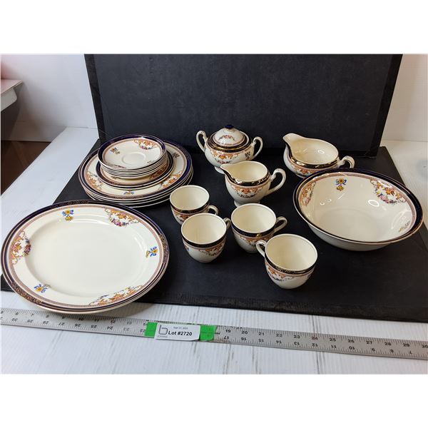 Bleu de Roi Ceramic Dish Set - Pick Up Preferred