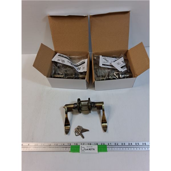 (30 Latch Style Door Knobs, NIB