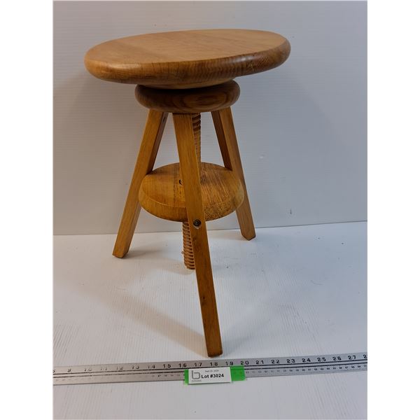 Adjustable Wooden Stool - 18" x 12" - PREFFERED PICK-UP