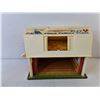 Image 4 : Vintage Fisher Price Family Play Farm, Storage Container & Toy Figurines