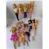 Image 2 : Barbie Fashion Doll Trunk & Miscellaneous Dolls