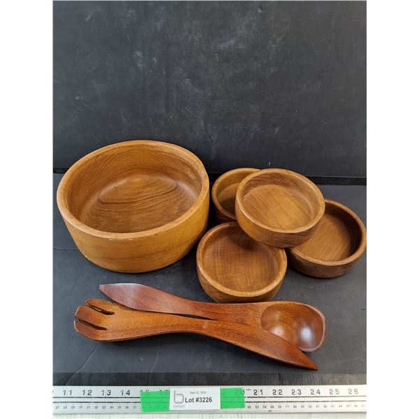 Gourmet Kitchen Wooden Bowls & Salad Utensils