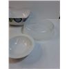 Image 4 : Lot: Dishes, Bowl, Napkins, Bread Pan, Misc