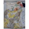 Image 2 : (6) Womens Shirts - Size XL-XXL