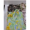 Image 2 : (6) Womens Shirts - Size XL-XXL