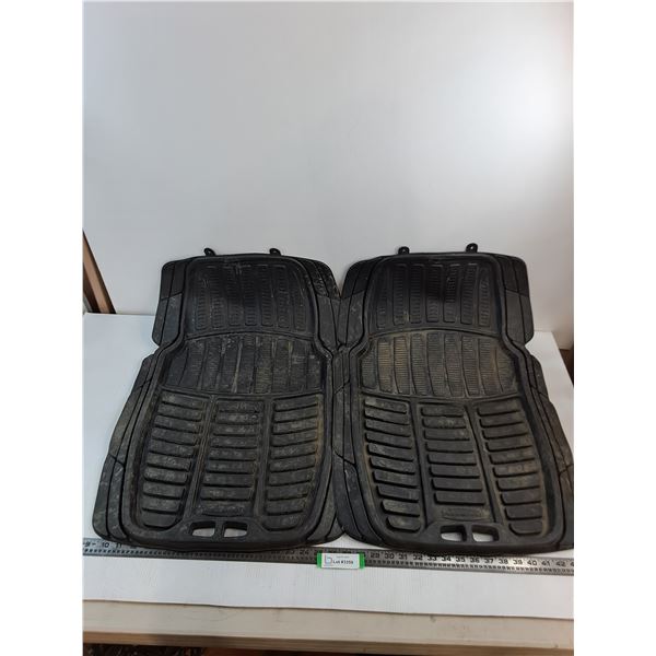 Pair of Rubbermaid Car Mats - 30" x 20"