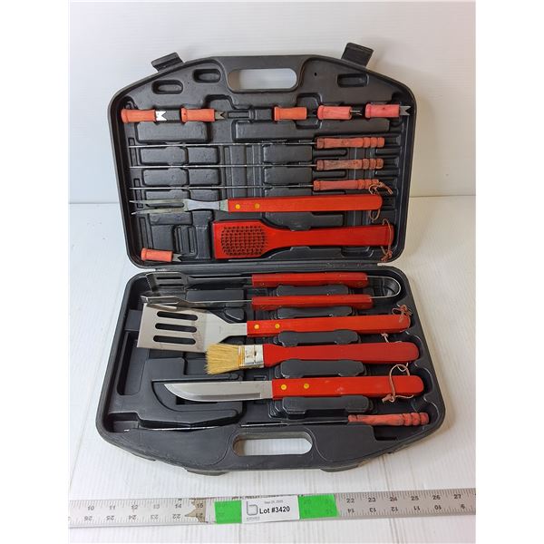 Wooden Barbecue Set & Case