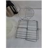 Image 3 : Black & Decker Carafe, Platter, Segmented Dishes, Serving/Cooling Racks