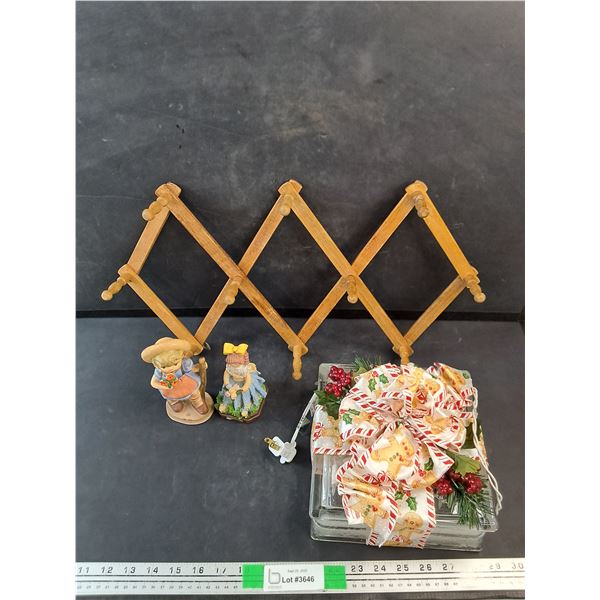 Wooden Accordion Wall Rack, Ceramic Ornaments, Light Up Christmas Decor