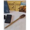 Image 7 : Vintage Kraft Dinner - Exp 00/01 31, Books - Jack Cassin Scott, Avril Landsdell, Wooden Spoon, Misc